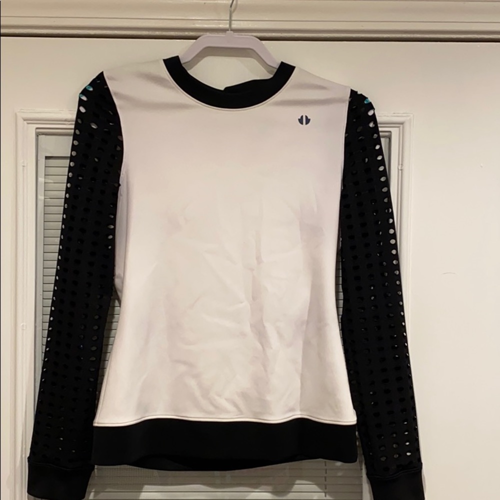 Cute mesh w/ holes work out top